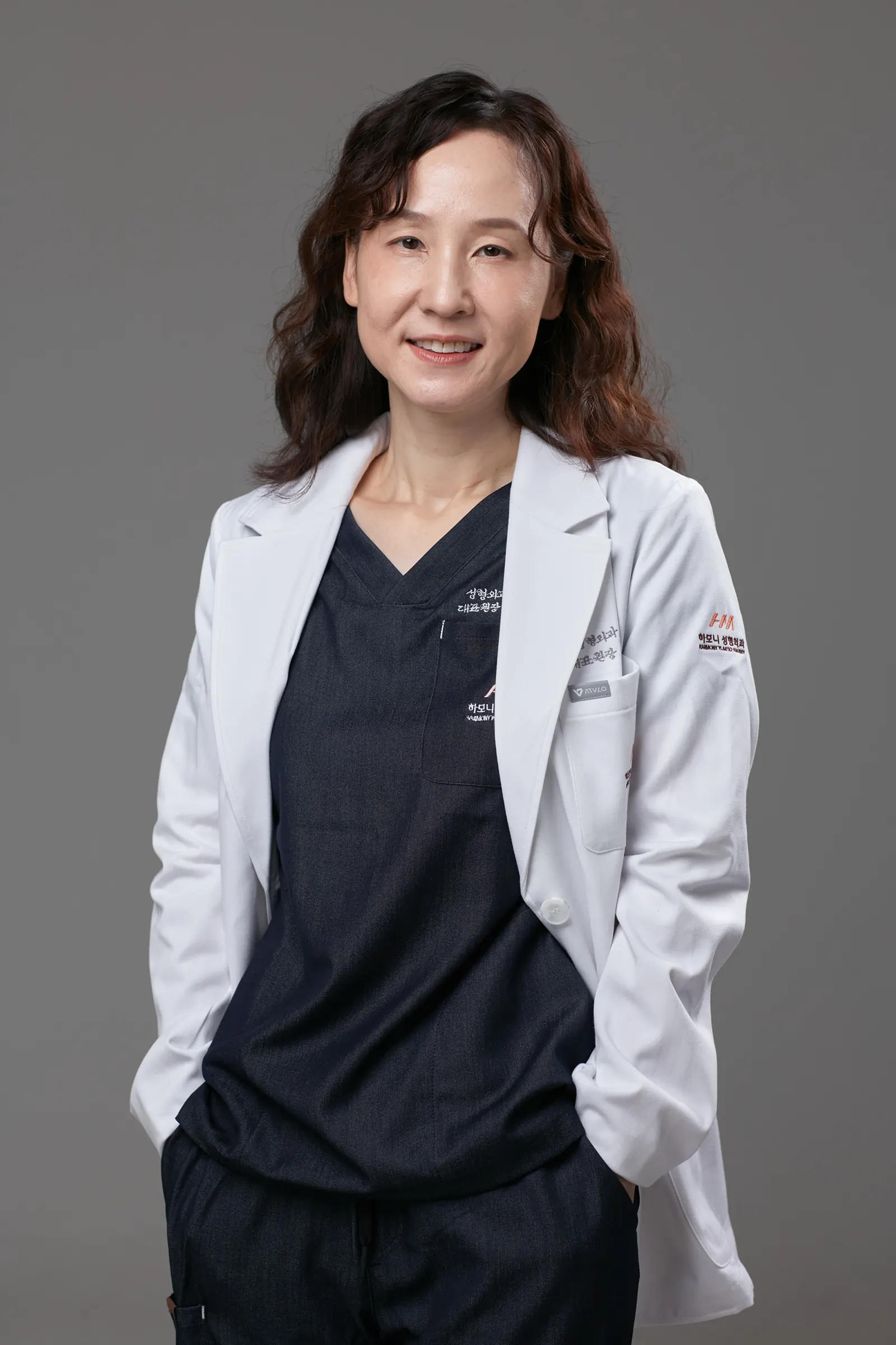 Dr. Seon-hye Yu, board-certified plastic surgeon